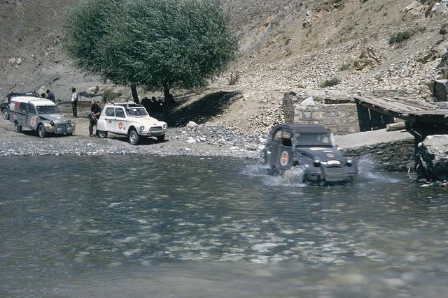 Citroen Dyane (Mitte) bei der Rallye Marokko 1970