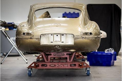 Momentan dauert die Restauration eines E-Types noch 15 Monate, bald soll es schneller gehen