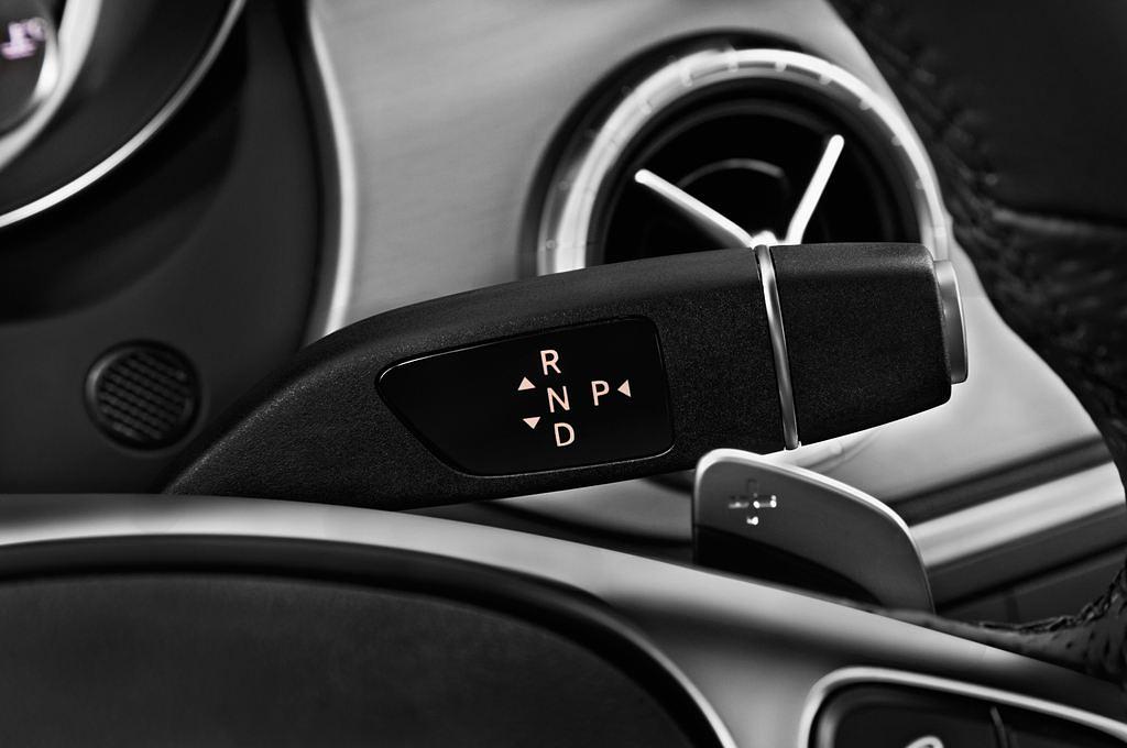 Mercedes CLA (Baujahr 2015) Amg Line 5 Türen Schalthebel