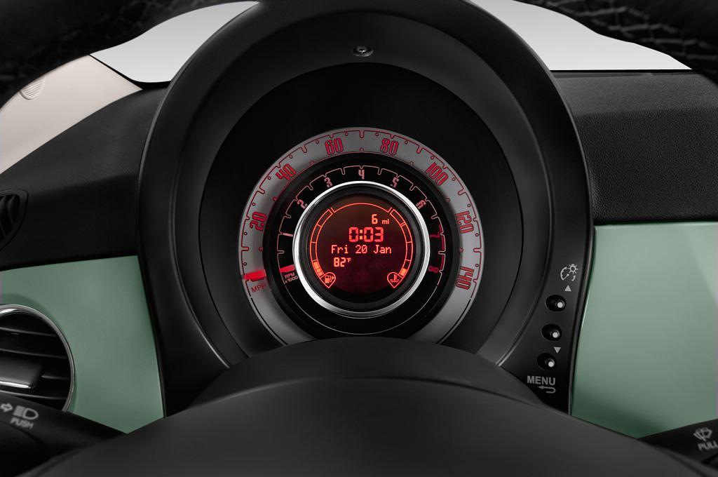 FIAT 500 (Baujahr 2014) Pop 3 Türen Tacho und Fahrerinstrumente