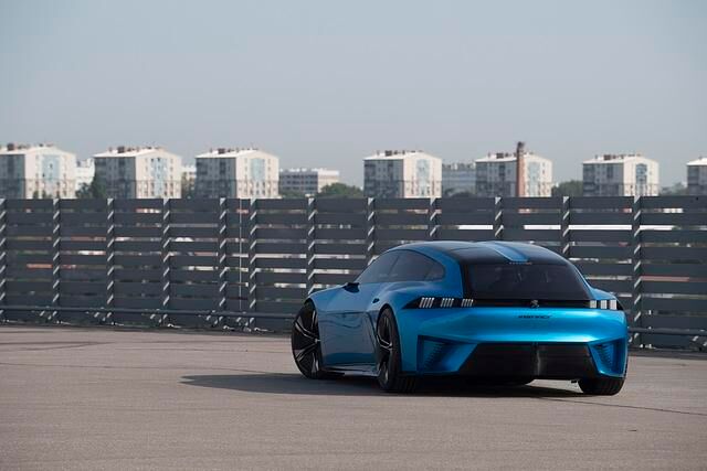 Die Studie gibt einen Ausblick auf autonome Fahrzeuge von Peugeot