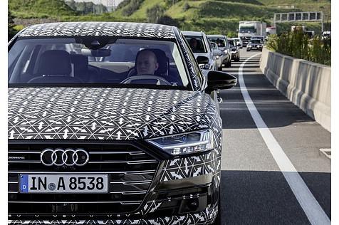 Bis Tempo 60 ist der Staupilot aktiv