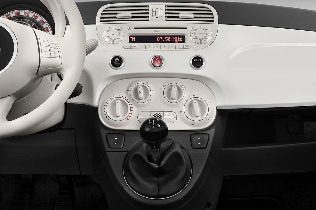 FIAT 500 C (Baujahr 2010) Lounge 2 Türen Mittelkonsole
