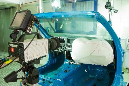 Die Airbagtests beginnen etwa drei Jahre vor der Markeinführung eines neuenFahrzeugs.