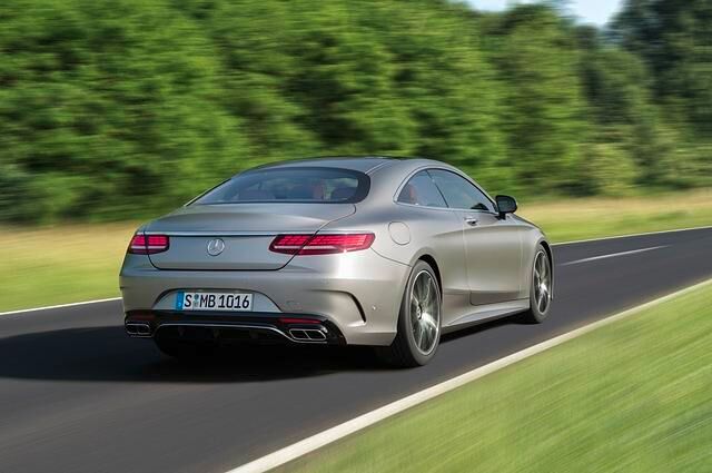 Für beide Zweitür-Derivate der S-Klasse gibt es künftig im S 560 einen 4,0-Liter-V8 mit 345 kW/469 PS