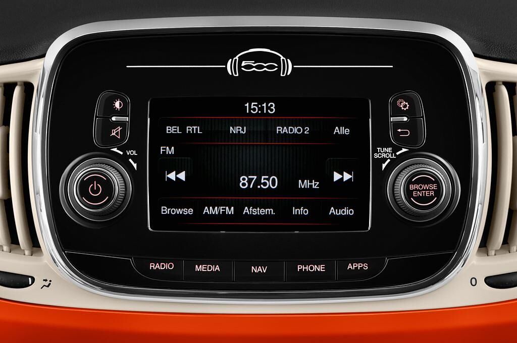 FIAT 500 Cabrio (Baujahr 2016) Lounge 2 Türen Radio und Infotainmentsystem
