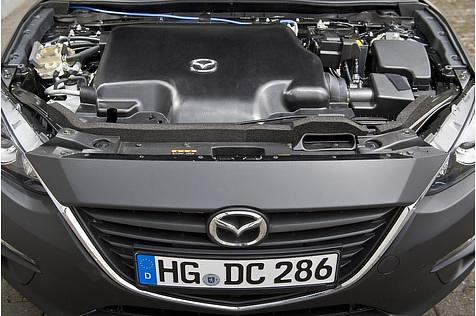 Mazda 3 Skyactiv X - der Motor zündet allein durch die Kompression - in den meisten Fällen ohne Zündkerze