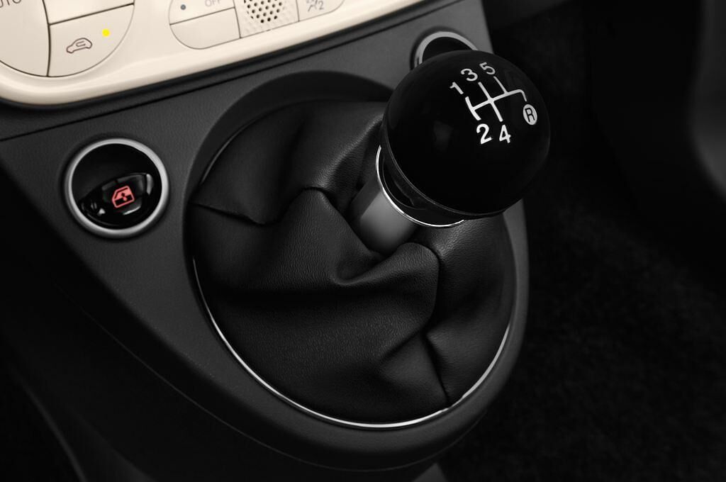 FIAT 500 Cabrio (Baujahr 2016) Lounge 2 Türen Schalthebel