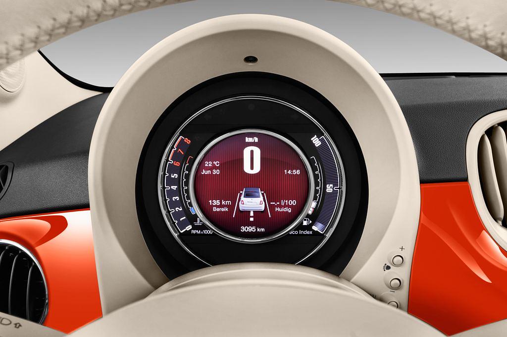 FIAT 500 Cabrio (Baujahr 2016) Lounge 2 Türen Tacho und Fahrerinstrumente