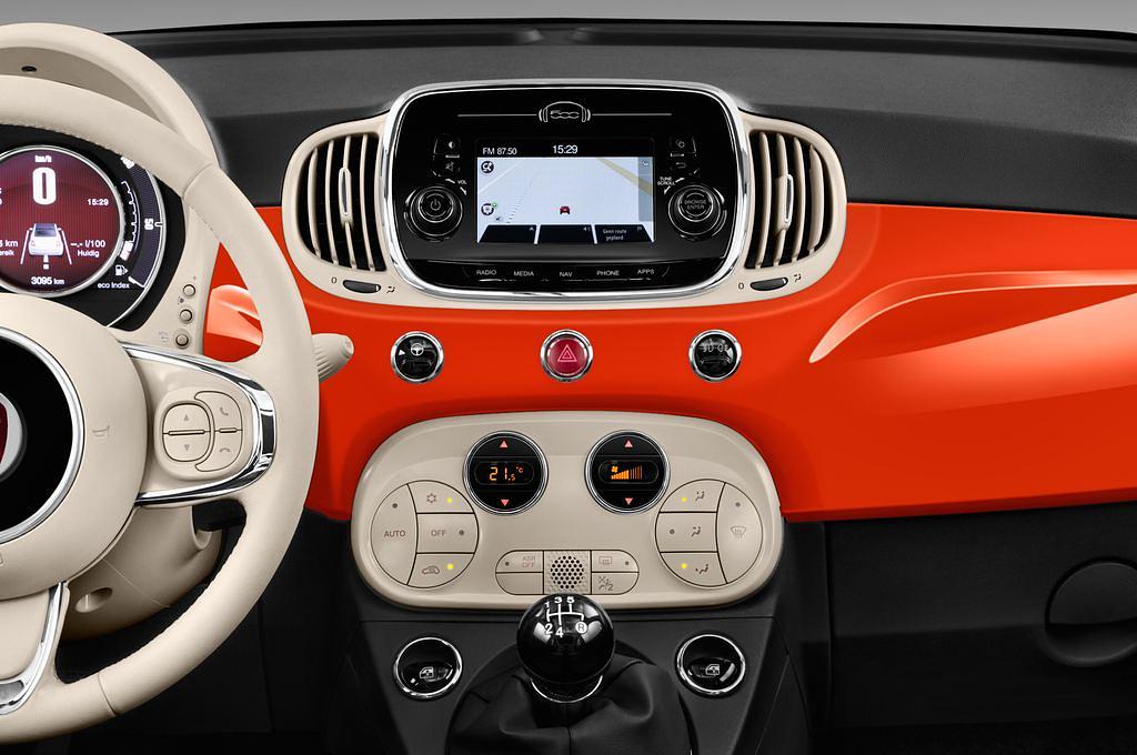 FIAT 500 Cabrio (Baujahr 2016) Lounge 2 Türen Mittelkonsole