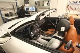 Hörgenuss im Lexus - Erste Reihe, Mitte
