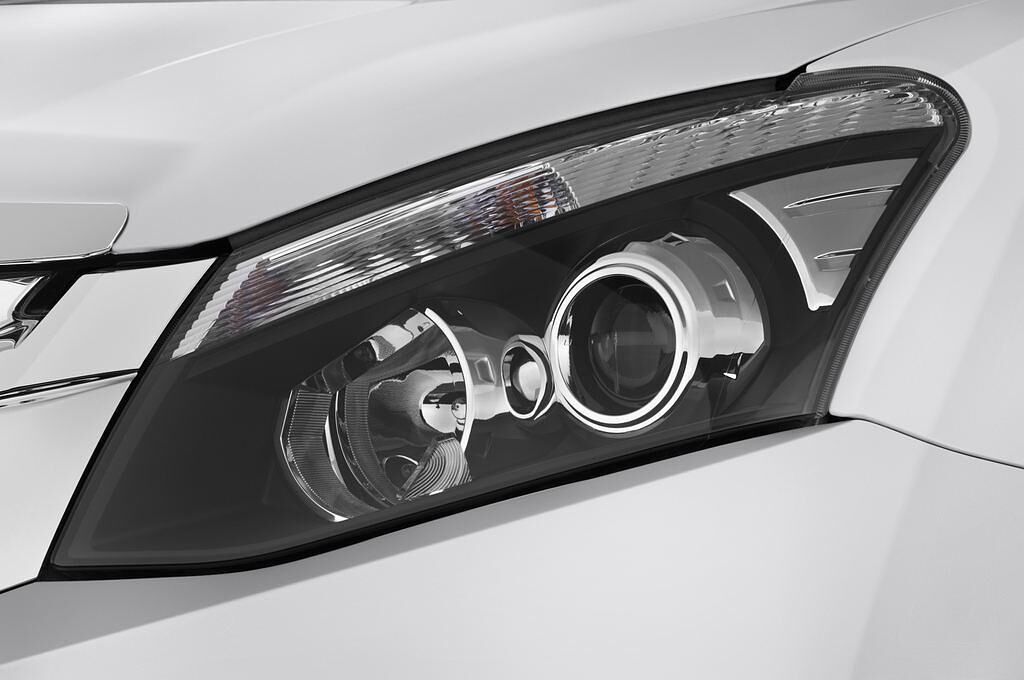 Isuzu D-Max (Baujahr 2015) Premium 4 Türen Scheinwerfer