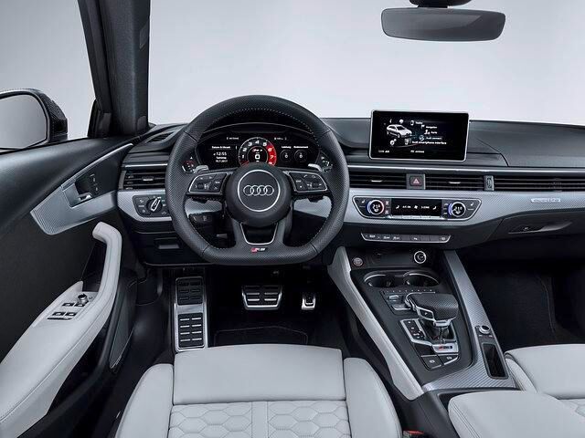 Im Innenraum gibt es unter anderem das "Virtual Cockpit"