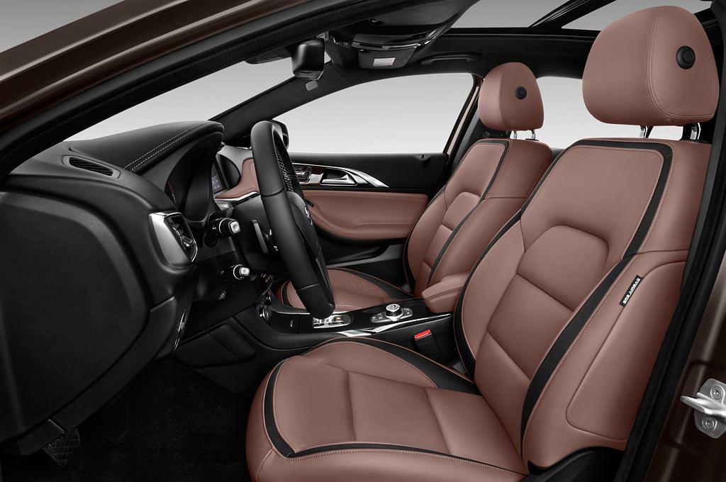 Infiniti QX30 (Baujahr 2016) Premium Tech 5 Türen Vordersitze