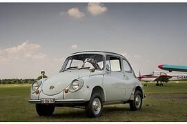 Subaru 360 - Knutschen in der Kugel