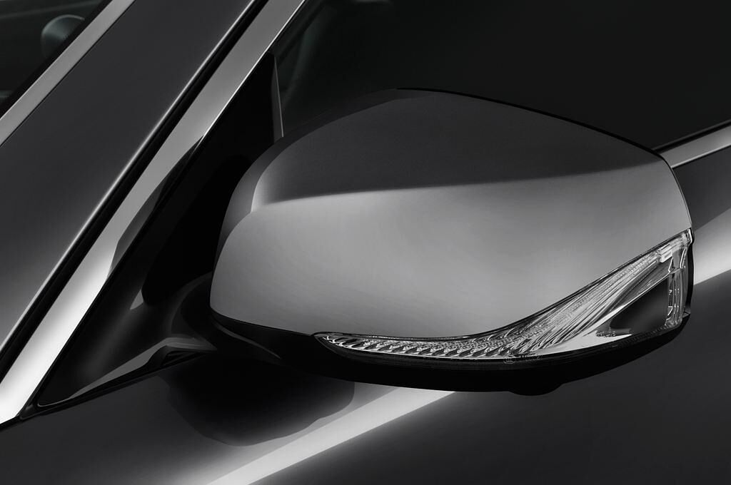 Infiniti Q70 (Baujahr 2016) Premium 4 Türen Außenspiegel