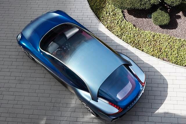 Dank zweier E-Motoren bietet das Isabella Concept einen 300 PS starken Allradantrieb