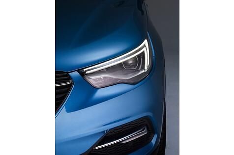Beim Opel Grandland X gibt es auch Voll-LED-Scheinwerfer