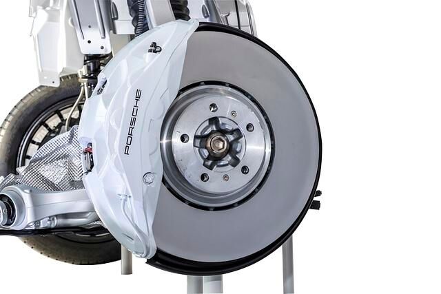 Neuartige Bremse für den Porsche Cayenne - Spiegelschicht bremst Verschleiß
