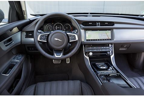 Typisches Jaguar Cockpit