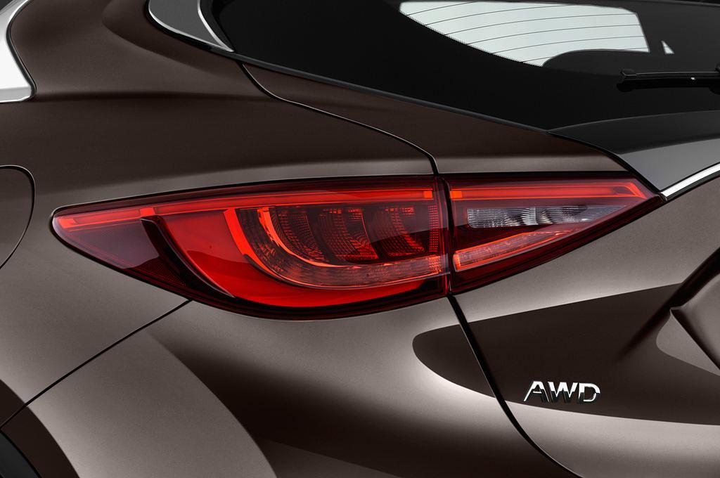 Infiniti QX30 (Baujahr 2016) Premium Tech 5 Türen Rücklicht