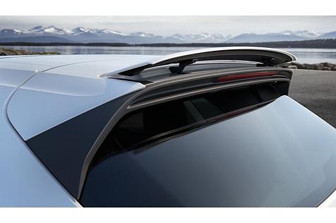 Der Dachspoiler ist Teil der aktiven Aerodynamik