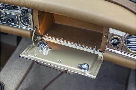 Mercedes 280 SL Pagode W 113 - Handschuhfach statt Airbag