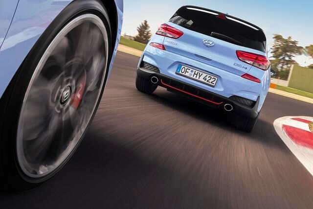 Alternativ gibt es den Hyundai i30 N in einer Performance-Variante mit 275 PS