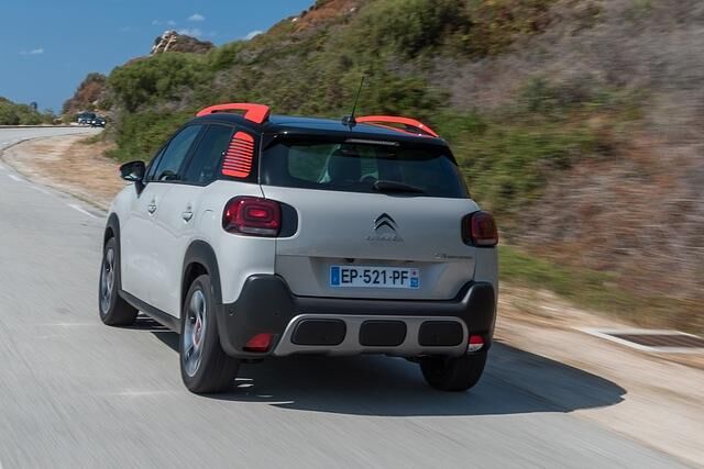 Für den C3 Aircross bietet Citroen viele lebensfrohe Farboptionen. Acht Grundfarben, drei Dachfarben und vier sogenannte Color-Packs ergeben 85 unterschiedliche Kombinationen