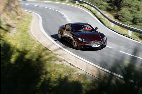 Der Aston Martin DB11 V8 hat eine fast perfekte Gewichtsverteilung