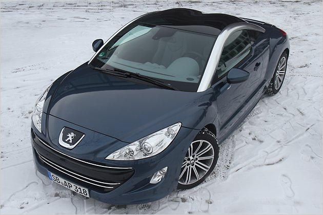 Mit 4,29 Meter ist der RCZ rund zehn Zentimeter länger als das Audi TT Coupé