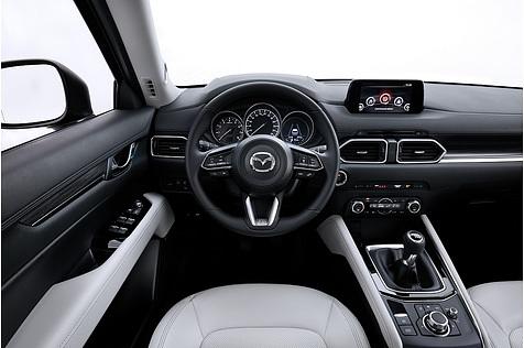 Das bekannte Cockpit des Mazda CX-5
