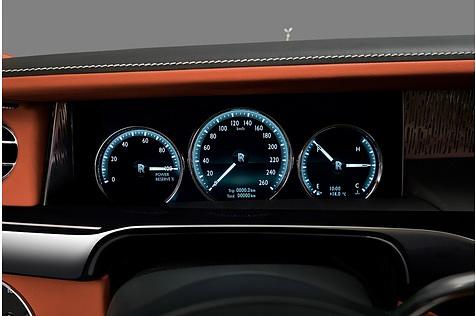 Ich gehe davon aus, dass wir im neuen Jahrzehnt den ersten rein elektrischen Rolls-Royce sehen werden, der eine Reichweite von mindestens 400 Kilometern hat.