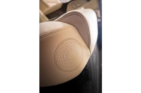 Genesis G90 5.0 - Boxen, wohin das Auge auch schaut
