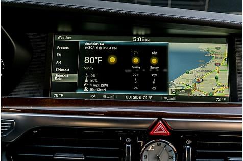Genesis G90 5.0 - 12,3 Zoll großer Multifunktionsbildschirm im Armaturenbrett