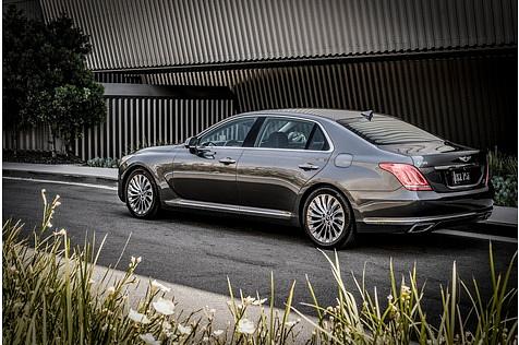 Genesis G90 5.0 - der Achtzylinder leistet 309 kW / 420 PS