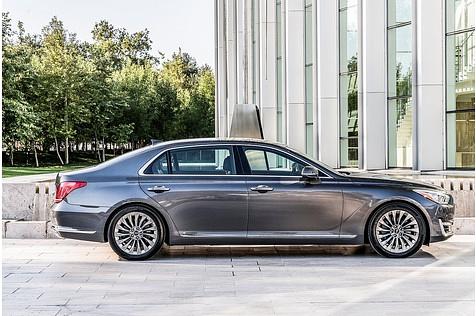 Genesis G90 5.0 - der Radstand beträgt 3,16 Meter