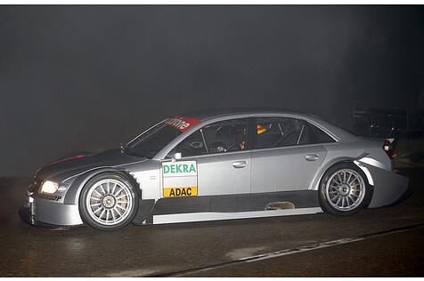 Audi A4 DTM 2004 - damals noch ein Viertürer