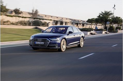 Der Audi A8 55 Quattro TFSI ist bis zu 250 km/h schnell
