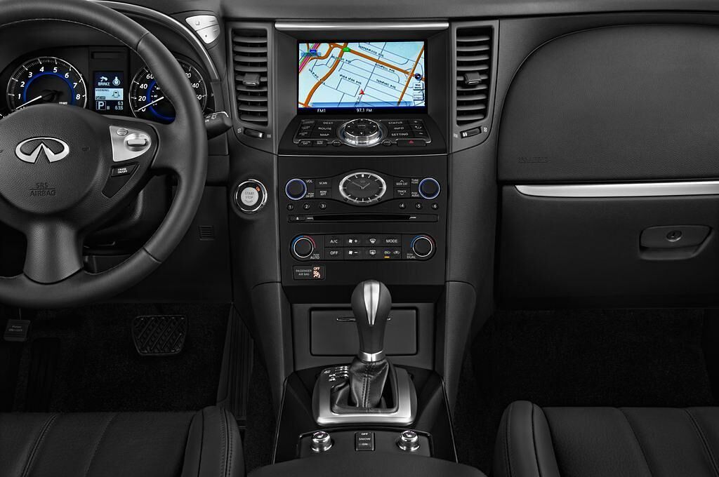 Infiniti QX70 (Baujahr 2013) - 5 Türen Mittelkonsole