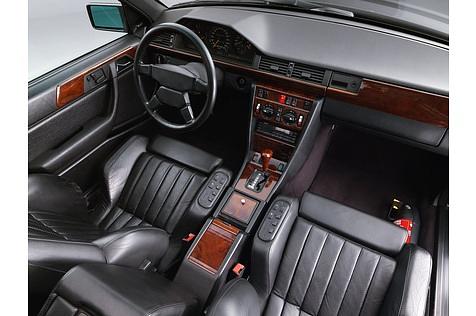 Mercedes 300 CE 6.0 AMG - auch der Innenraum lässt keine Wünsche offen