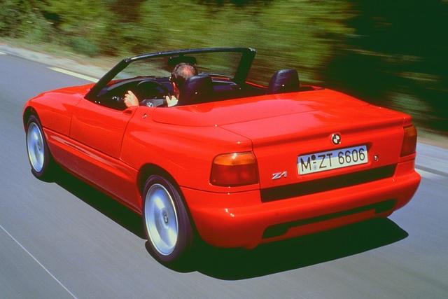 Im Premierenreigen der Frankfurter IAA 1987 stahl der weitgehend in Handarbeit gefertigte Technologieträger sogar gefeierten Supercars wie Ferrari F40, Porsche Speedster und Aston Martin Virage die...