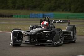 Test: DS-Performance DSV-02 - Mein Ritt im Formel-E-Renner   