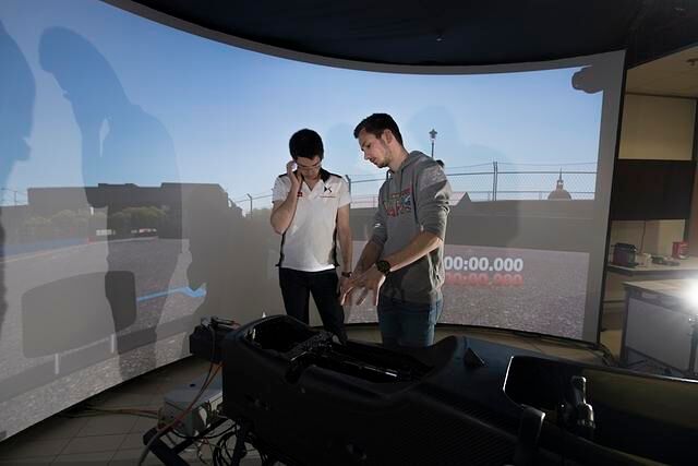 Vor dem Tracktest musste eine Simulator-Session absolviert werden