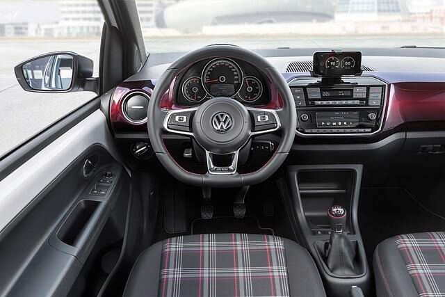 Auch der Innenraum ruft "GTI"