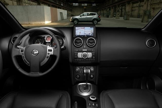 Innen ist der Qashqai gut verarbeitet und aufgeräumt