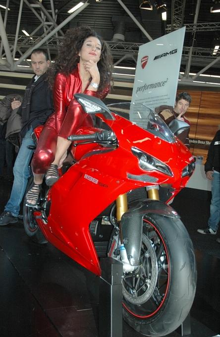 Bologna Motor Show: AMG und Ducati