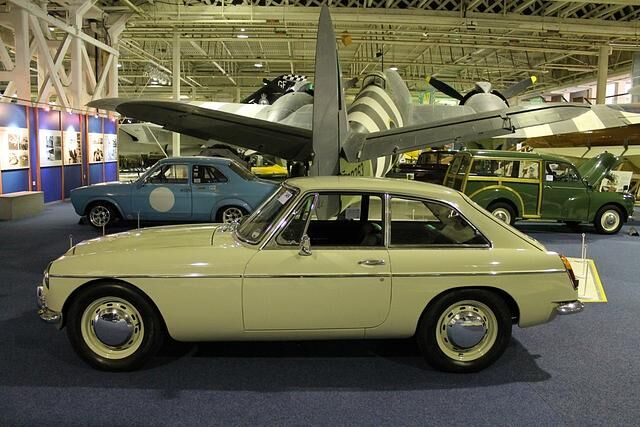 MG C GT und Morris Minor Traveller