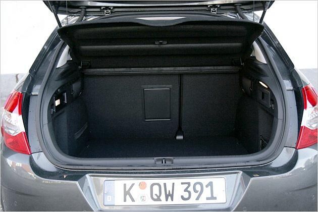 Im Normalzustand passen 408 Liter in den Kofferraum