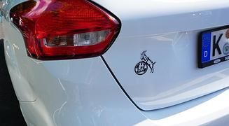 Ratgeber: Autoaufkleber entfernen  - So macht man es richtig 